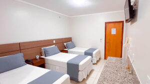 Cedro Hotel - Quarto Triplo solteiro (6)